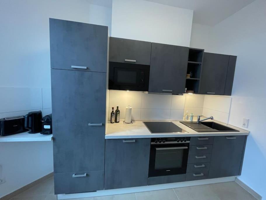 Lucky Stays Ls10 - Vollausstattung - Zentrum - Aufzug - Grosse Kueche - 2 Zimmer - Smart-Tv Magdeburg Luaran gambar